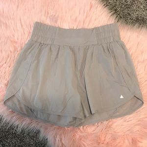 NEVER WORN Balance Athletica Vitality Breeze Shorts- size medium sea salt